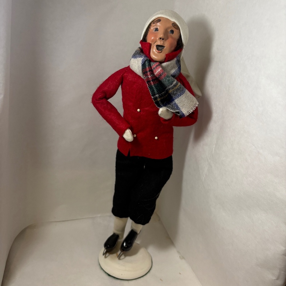 Vintage BYERS CHOICE CAROLERS 1991 The Skaters with hat and scarf SIGNED